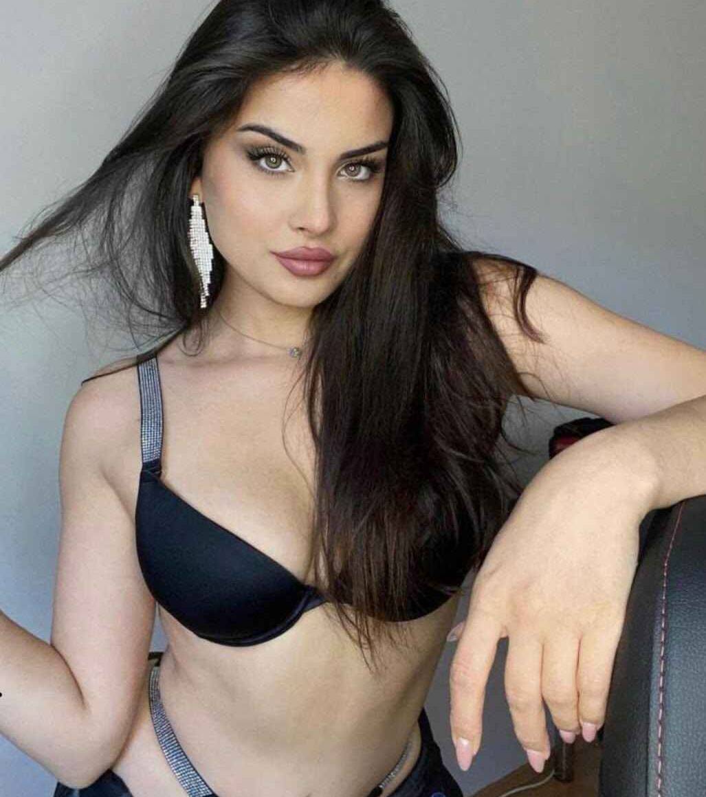 Halkalı Escort Bayan Özgeyle Zevkin Doruklarına Çık